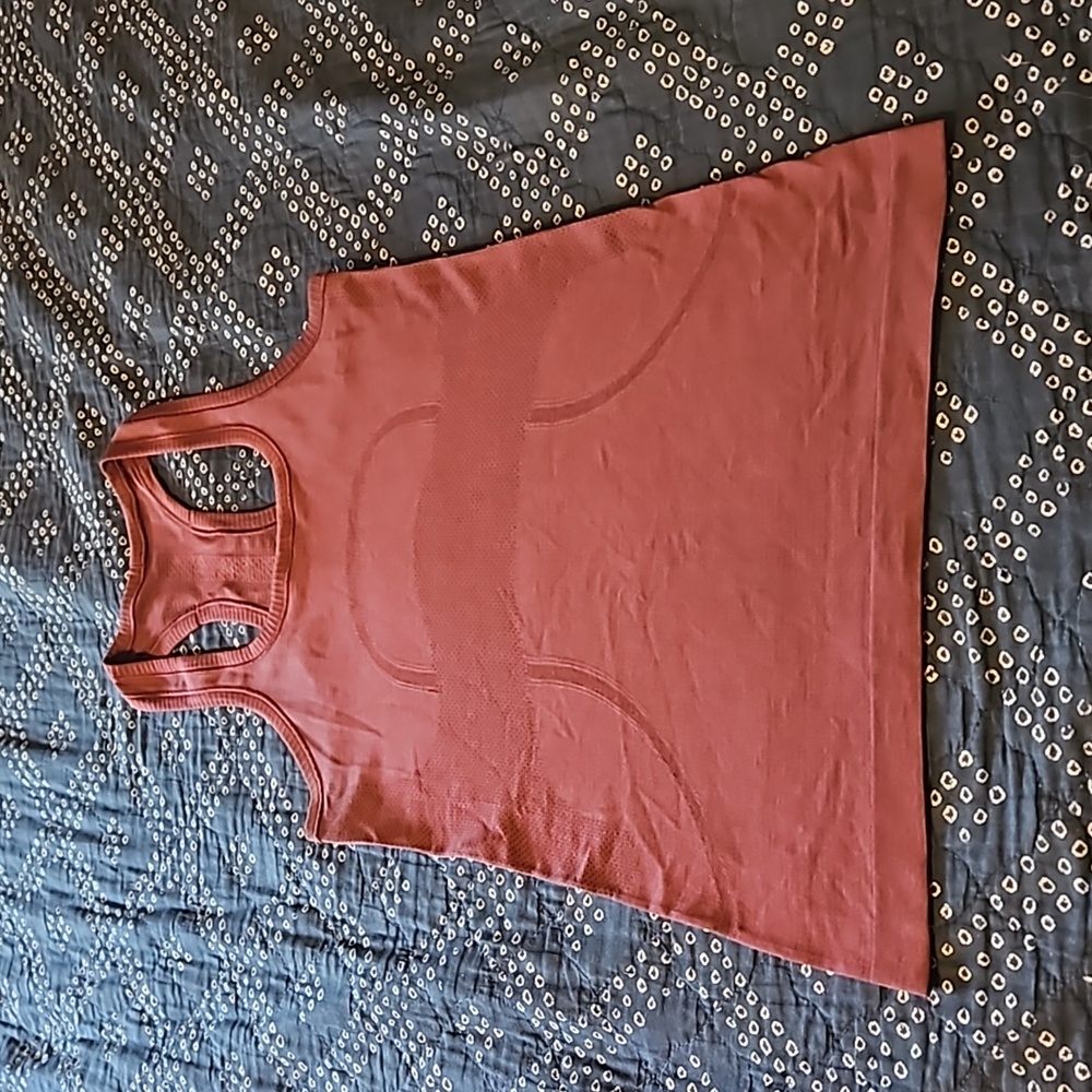 Lululemon maroon swiftly  tank top size 4